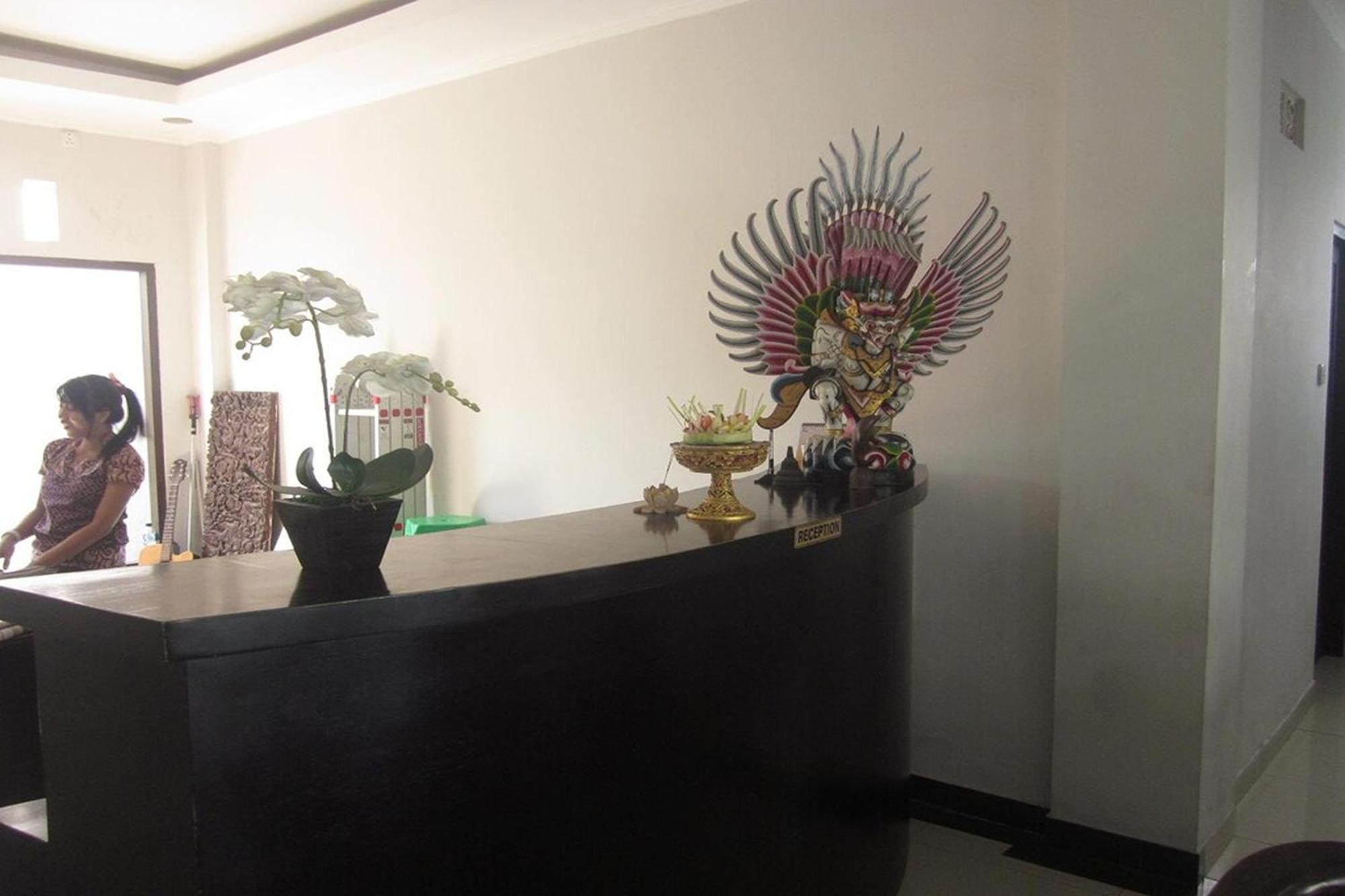 OYO 3156 Hotel Warta Dua Denpasar Exterior foto
