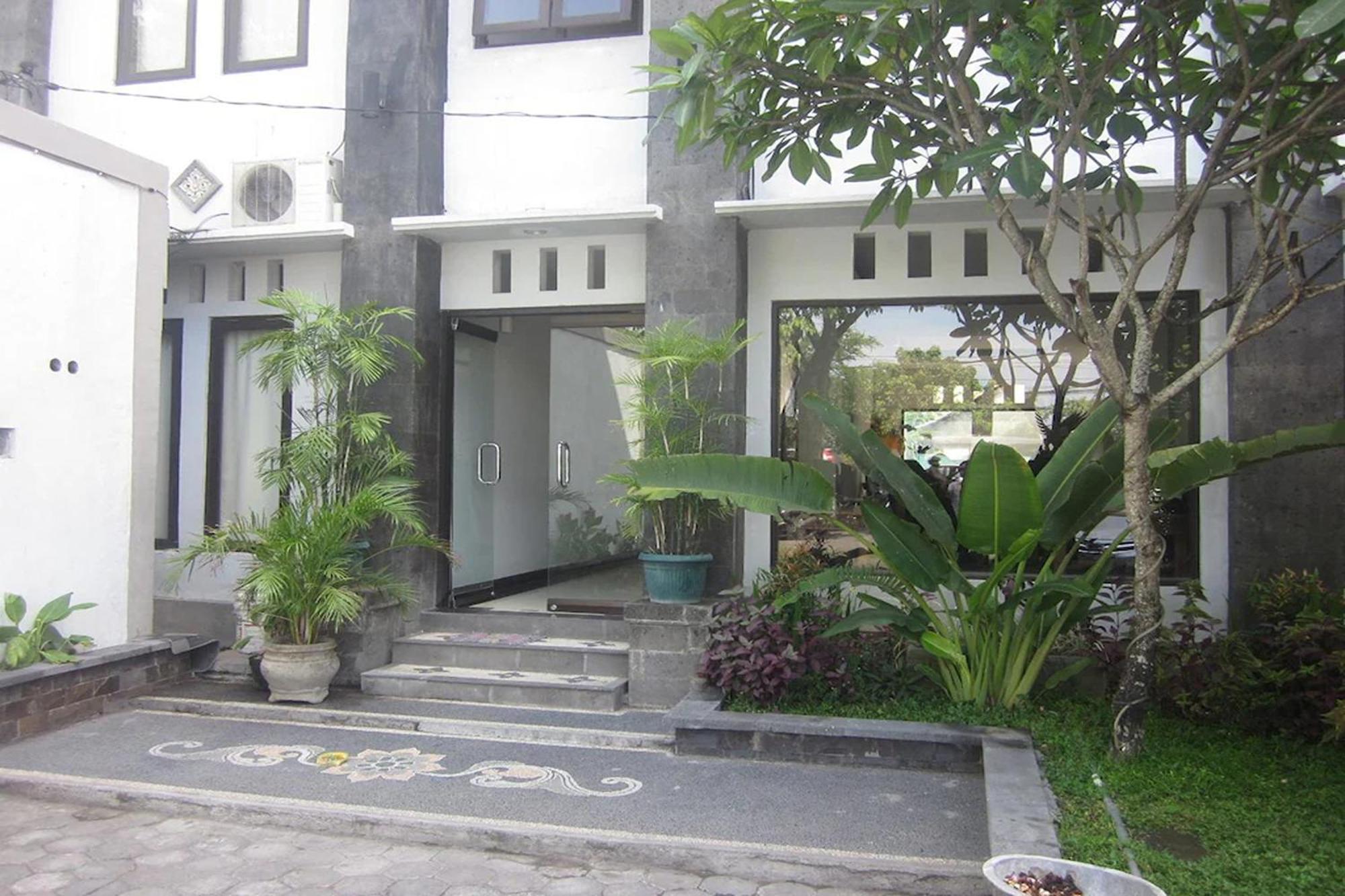OYO 3156 Hotel Warta Dua Denpasar Exterior foto