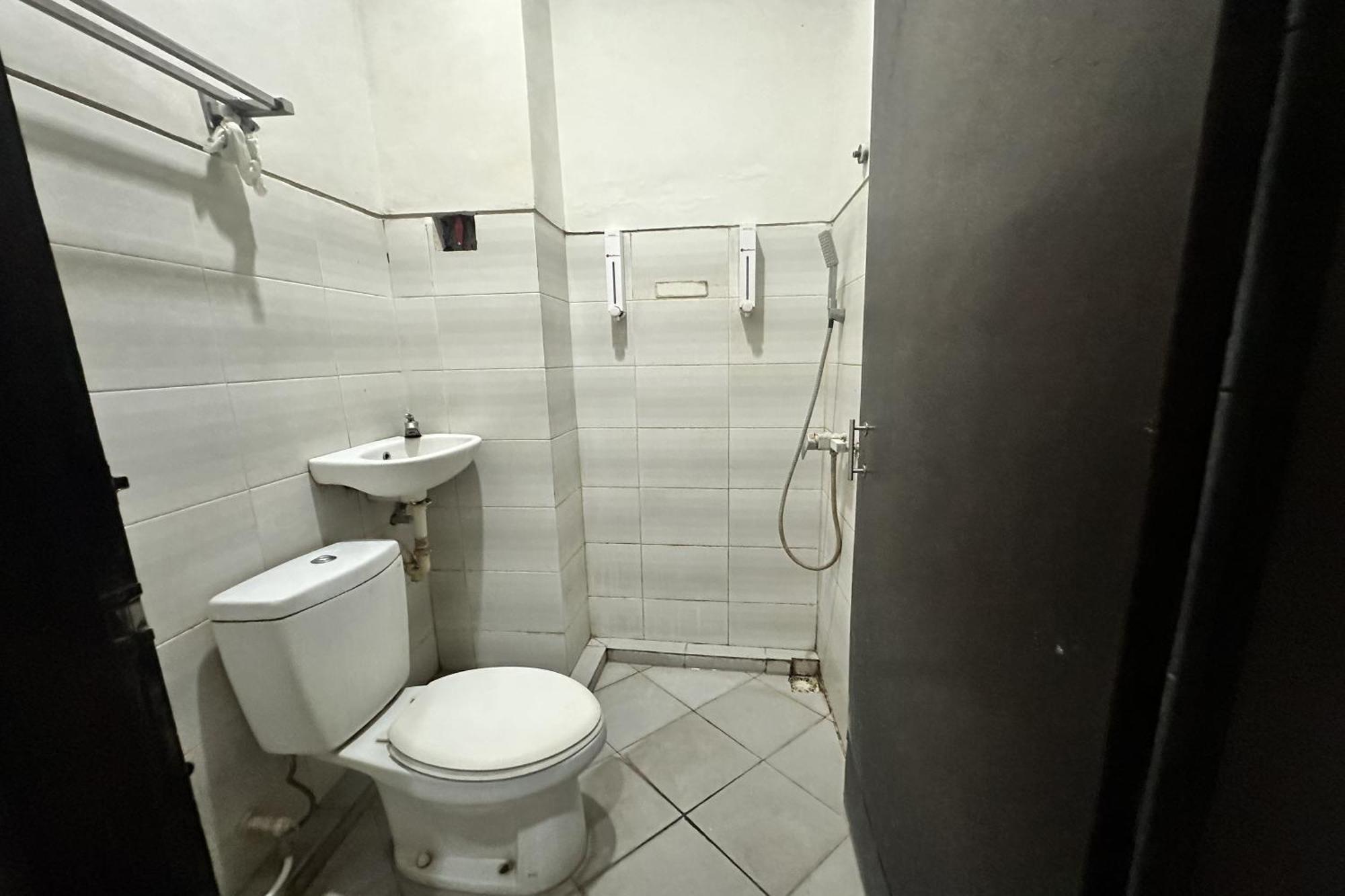 OYO 3156 Hotel Warta Dua Denpasar Exterior foto