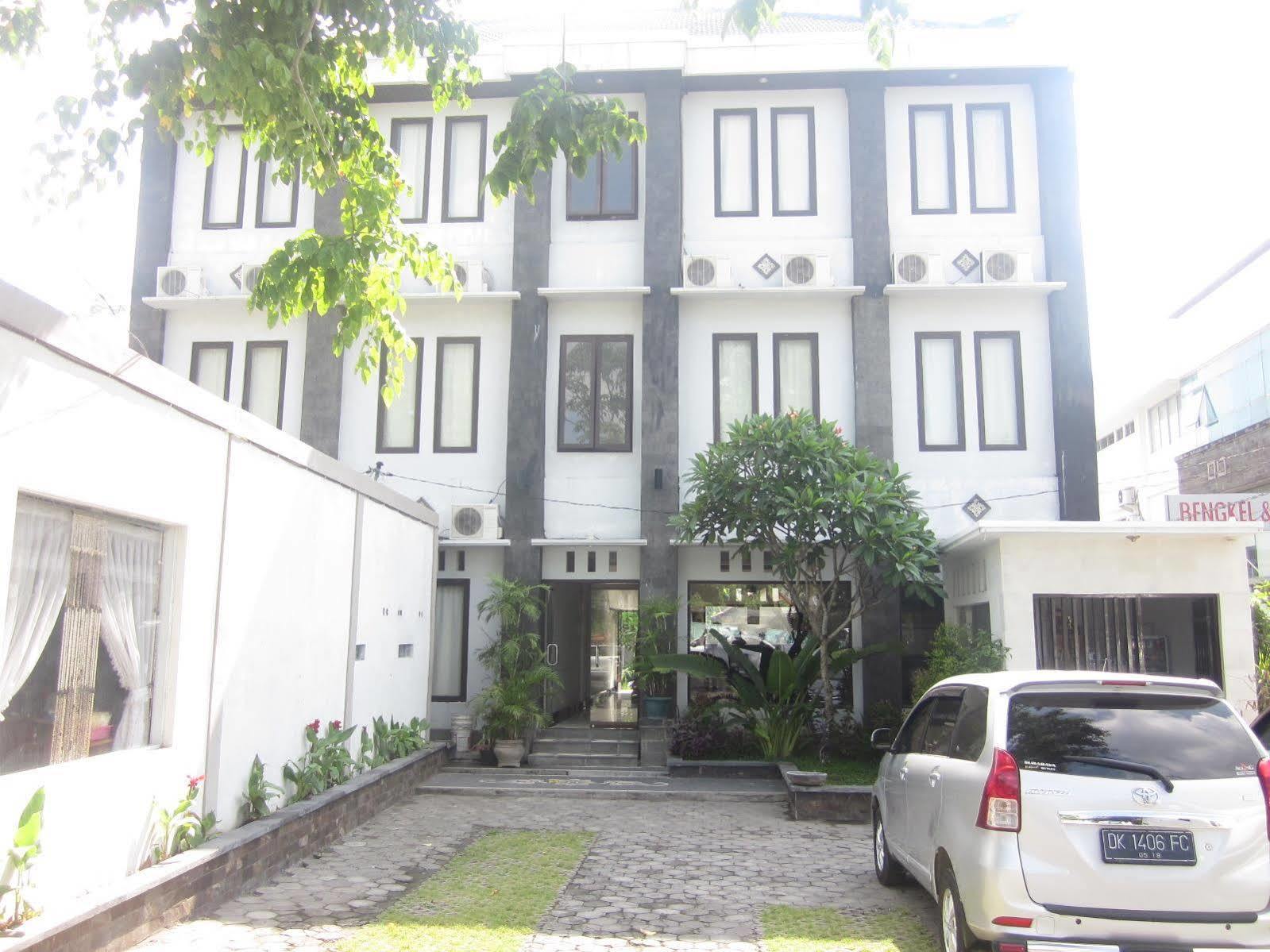 OYO 3156 Hotel Warta Dua Denpasar Exterior foto