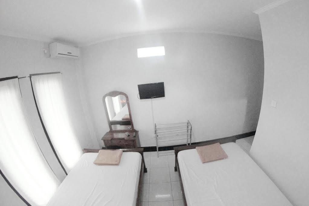 OYO 3156 Hotel Warta Dua Denpasar Exterior foto