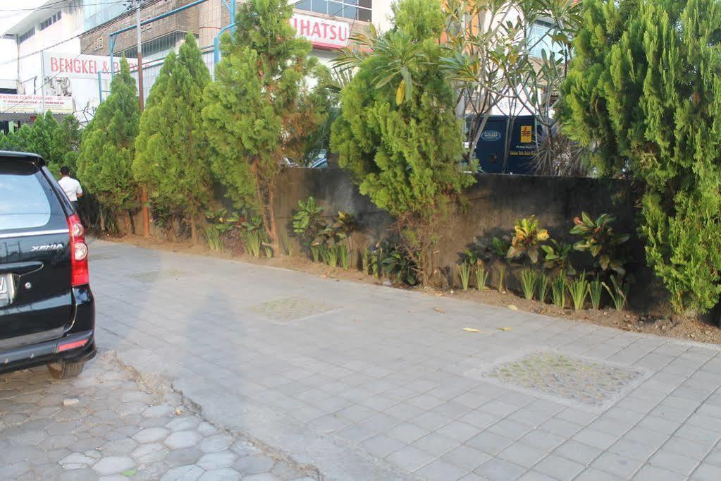 OYO 3156 Hotel Warta Dua Denpasar Exterior foto