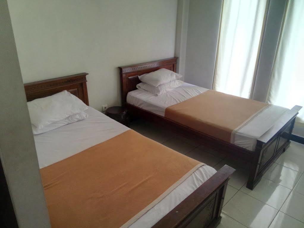 OYO 3156 Hotel Warta Dua Denpasar Exterior foto